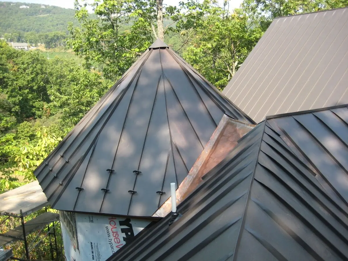 Professional Roof Tarp Installation by Craftsman Roofing in Roan